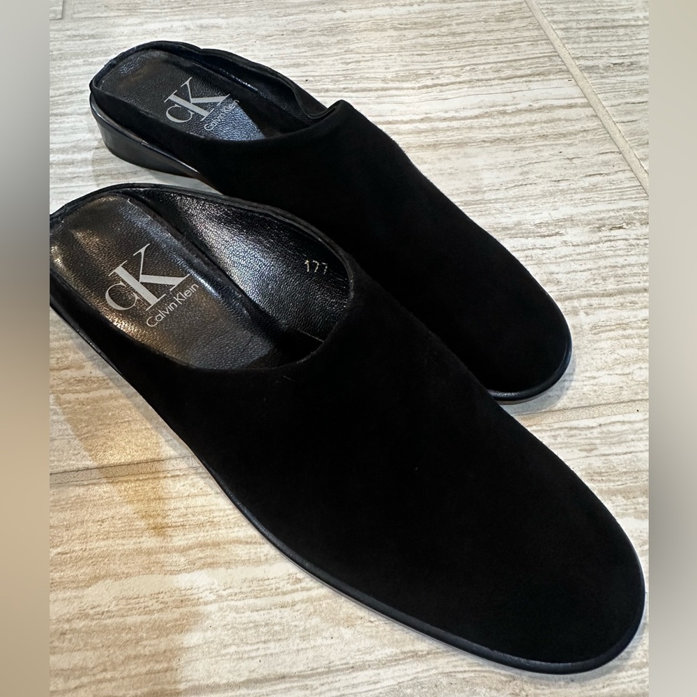 NWOT Calvin Klein black velvet mules size 7.5